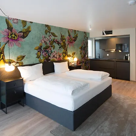 Ana Καρλσρούη