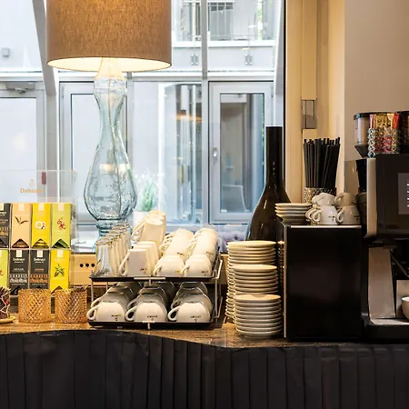 Ξενοδοχείο με διαμερίσματα Ana 4*